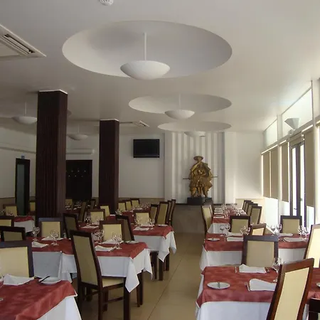 בית הארחה Alianca Local גוארדה